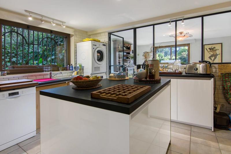 Maison - 250 m² - 7 pièces