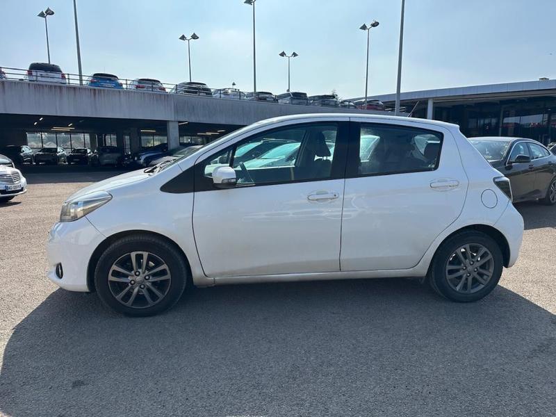 Toyota Yaris III (2) 100 Vvt-I Design 5p