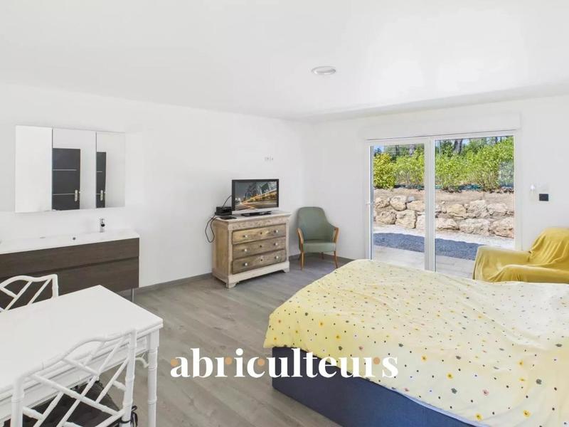 Maison - 186 m² - 4 pièces