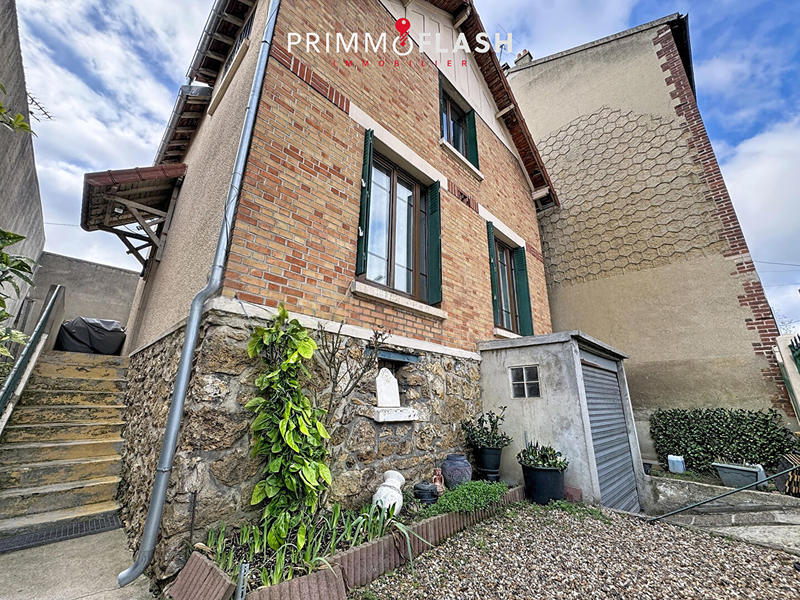 Maison - 90 m² - 4 pièces