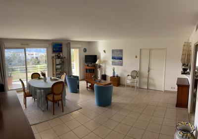 Appartement - 102 m² - 4 pièces