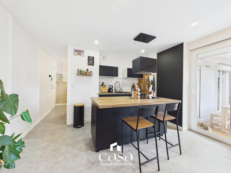 Appartement - 80 m² - 5 pièces