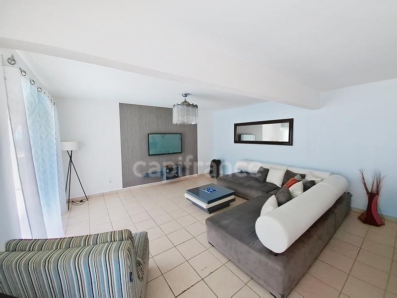 Villa - 196 m² - 4 pièces