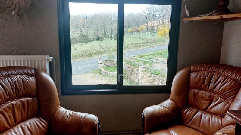 Maison - 222 m² - 8 pièces