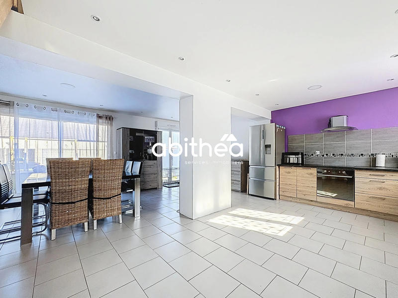 Maison - 110 m² - 5 pièces