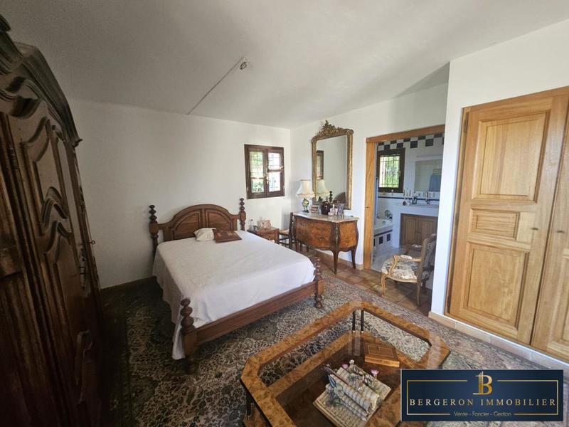 Villa - 197 m² - 8 pièces