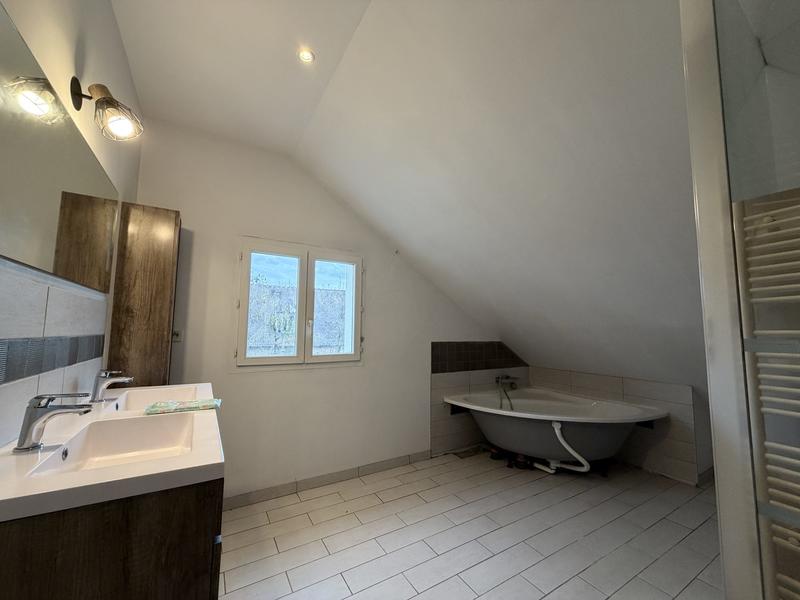 Maison - 162 m² - 6 pièces