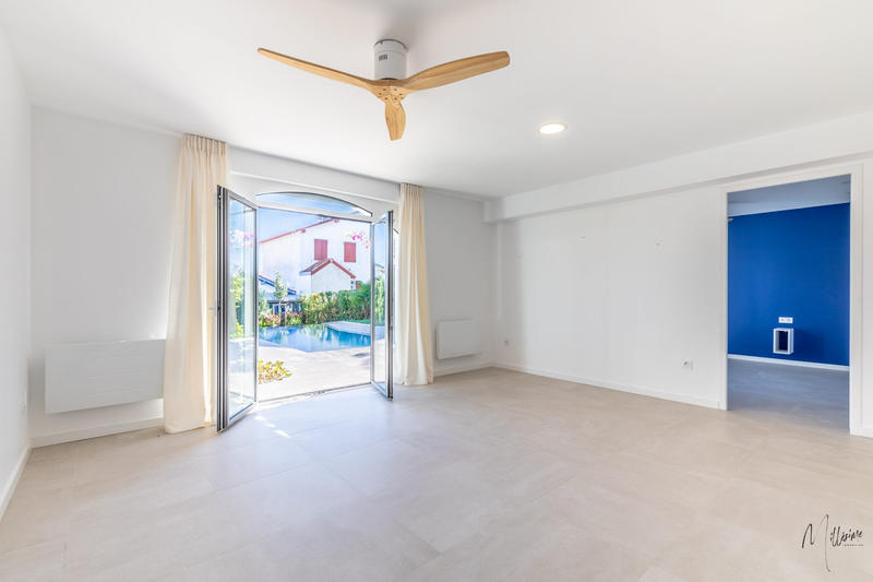 Maison - 195 m² - 7 pièces