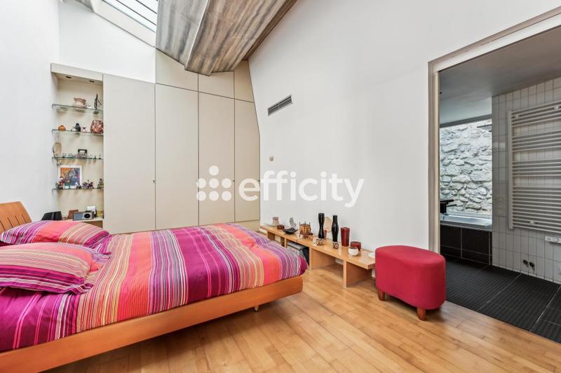 Appartement - 256 m² - 6 pièces