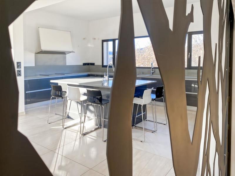 Maison - 281 m² - 6 pièces