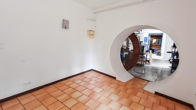 Maison - 240 m² - 7 pièces