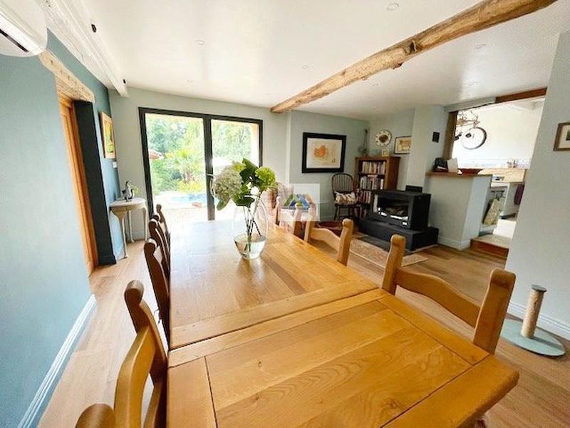 Maison - 283 m² - 8 pièces