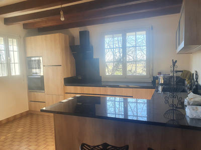 Propriété - 85 m² - 4 pièces