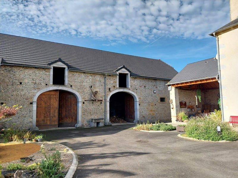 Maison - 270 m² - 7 pièces