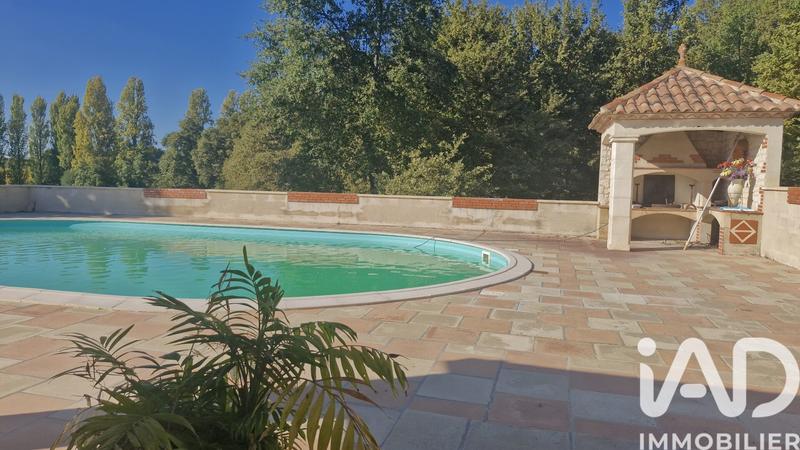 Maison - 400 m² - 17 pièces