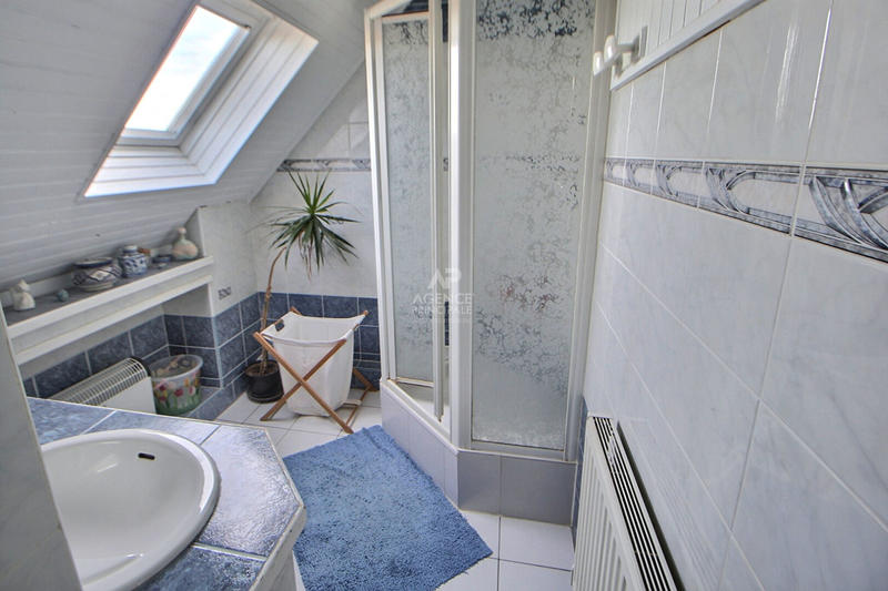 Maison - 143 m² - 6 pièces