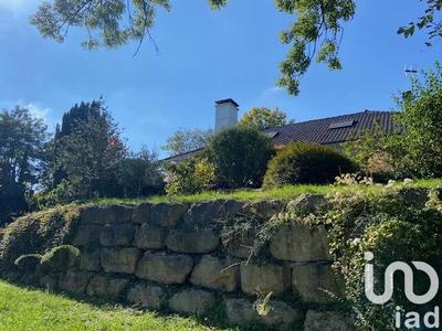 Maison - 200 m² - 5 pièces