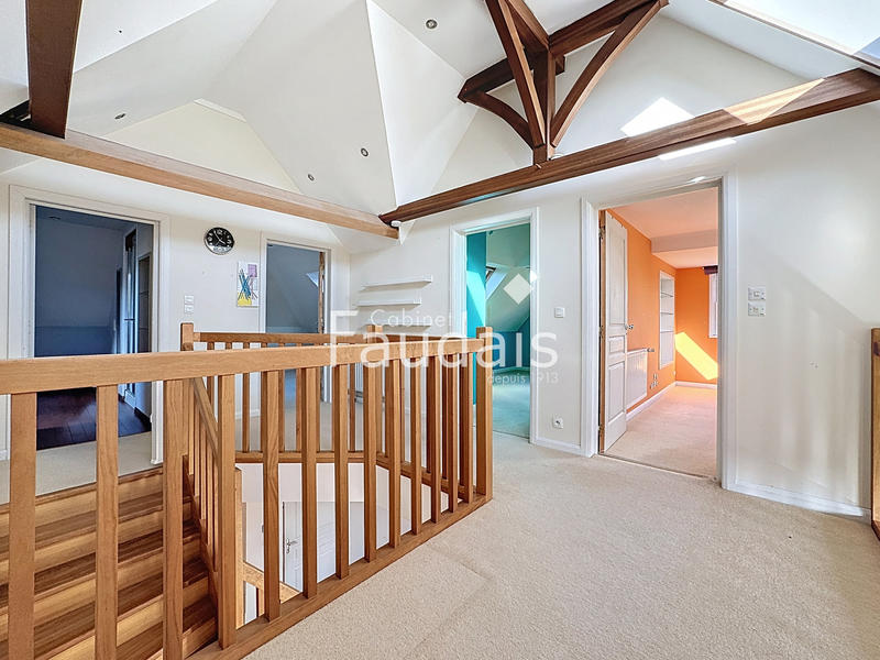 Maison - 189 m² - 6 pièces