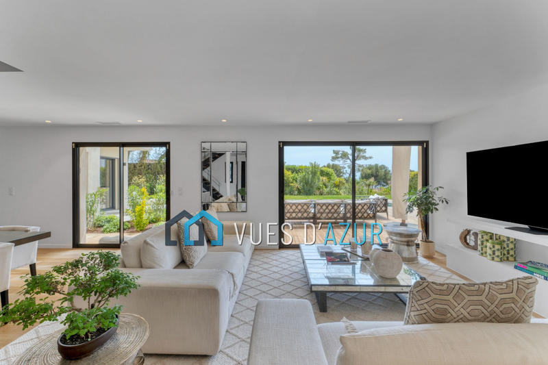 Villa - 248 m² - 5 pièces