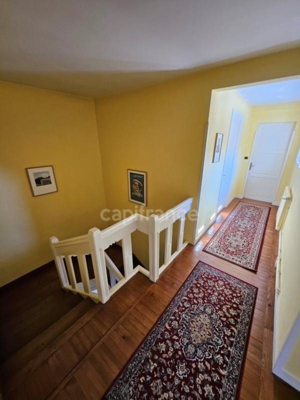 Maison - 210 m² - 5 pièces