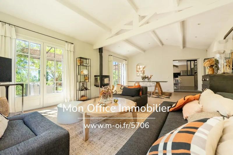 Villa - 220 m² - 7 pièces