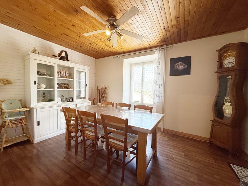 Maison - 350 m² - 10 pièces