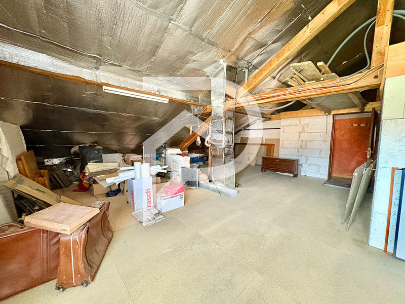 Maison - 1 m² - 7 pièces