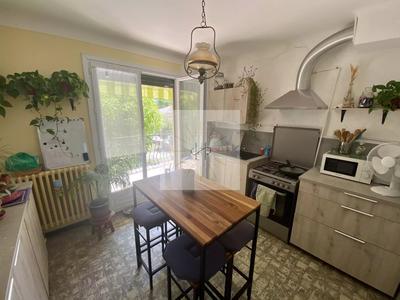 Maison - 187 m² - 8 pièces