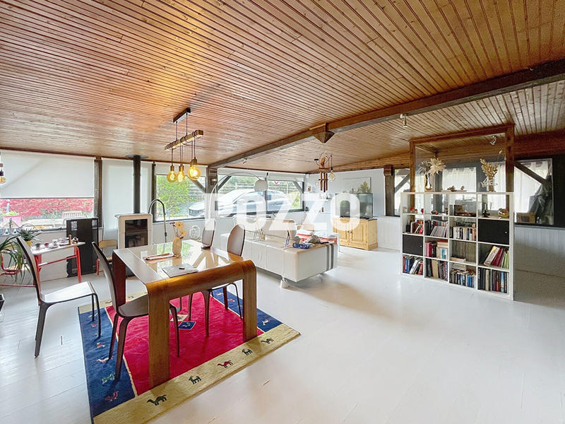 Maison - 218 m² - 7 pièces