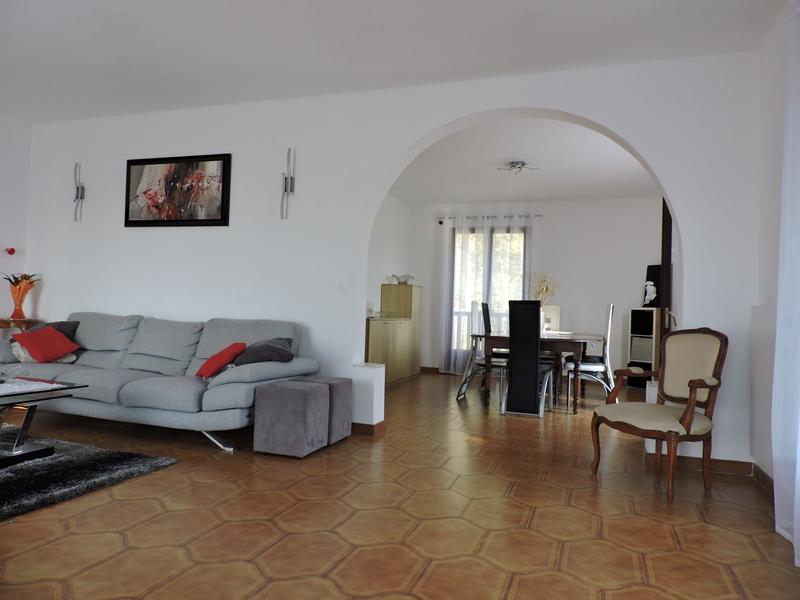 Maison - 183 m² - 8 pièces