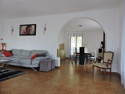 Maison - 183 m² - 8 pièces