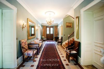 Demeure - 393 m² - 14 pièces