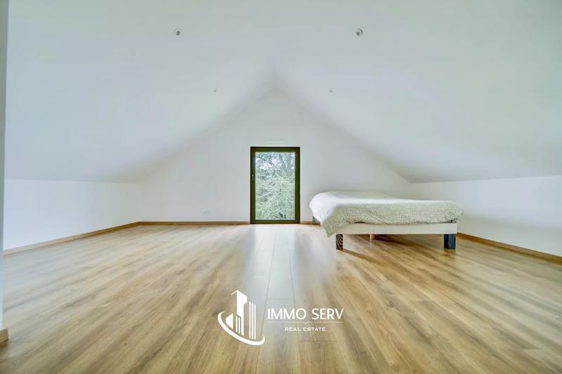 Maison - 245 m² - 9 pièces