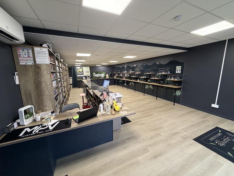 Local commercial - 90 m² - 3 pièces