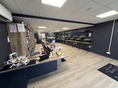 Local commercial - 90 m² - 3 pièces