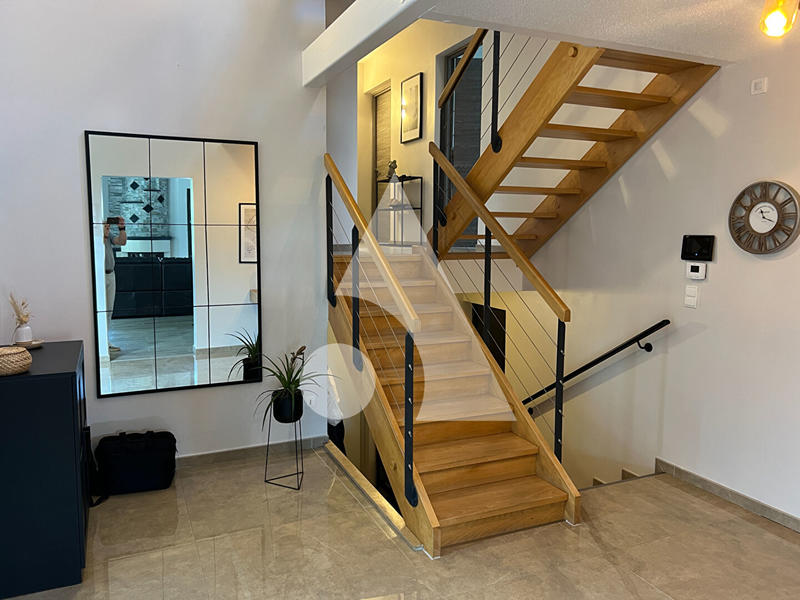 Villa - 185 m² - 6 pièces