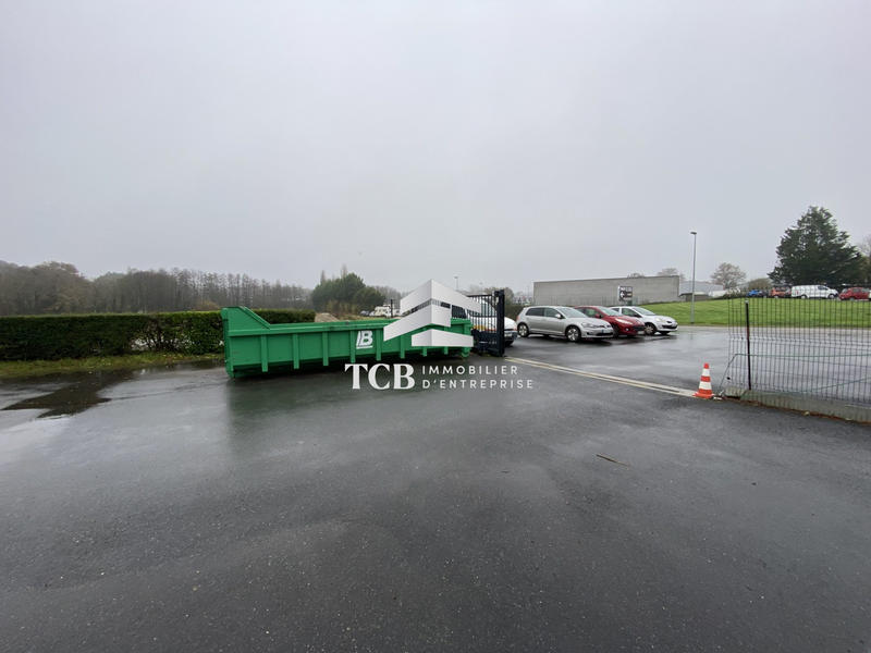 Local d'activités - 330 m²