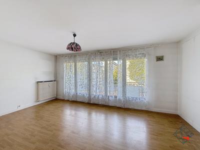 Appartement - 93 m² - 6 pièces