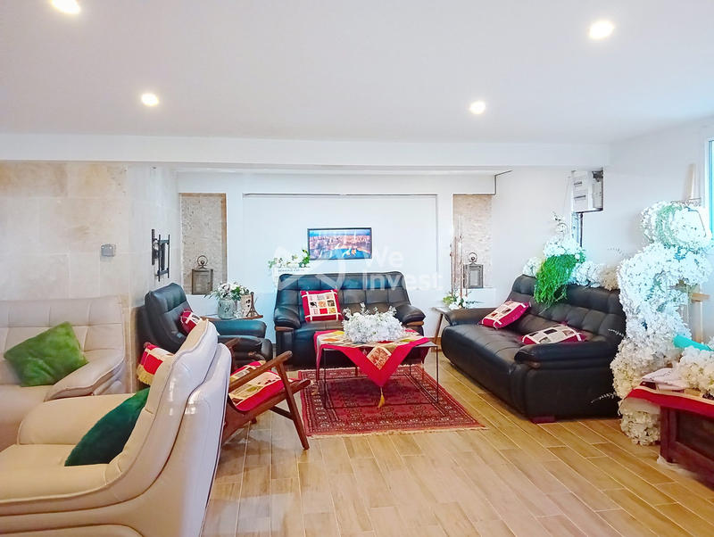 Maison contemporaine - 340 m² - 10 pièces