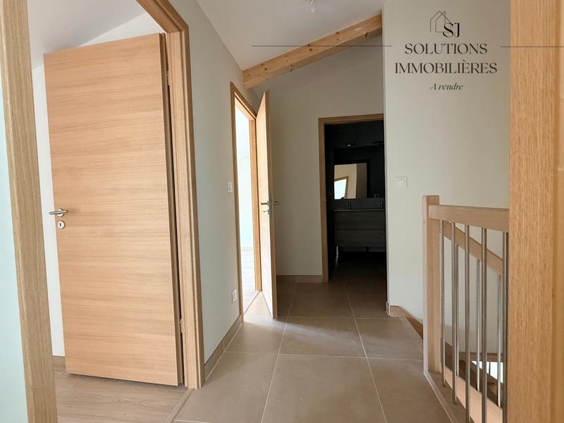 Maison - 97 m² - 4 pièces