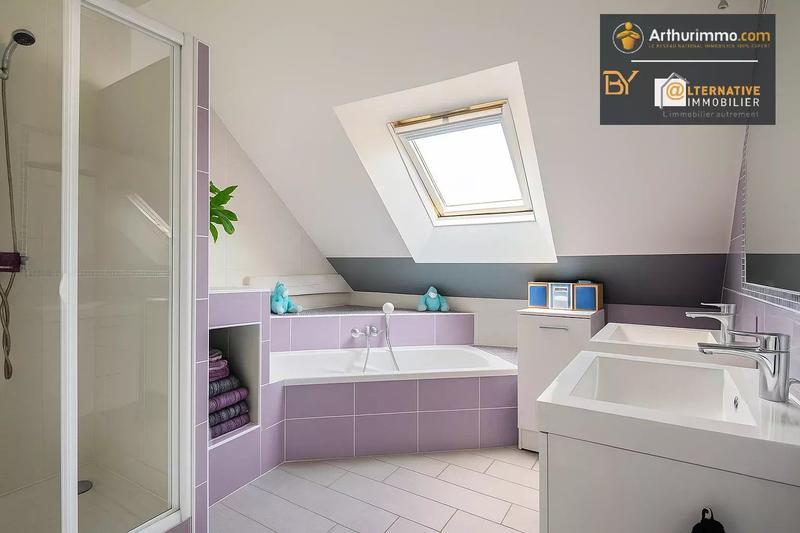 Maison - 183 m² - 8 pièces