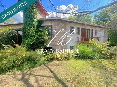 Maison - 294 m² - 8 pièces