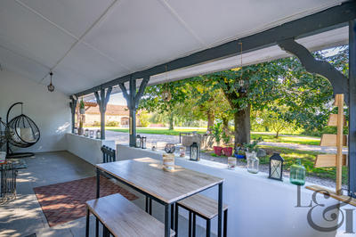 Maison - 250 m² - 13 pièces