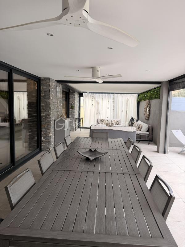 Villa - 202 m² - 10 pièces