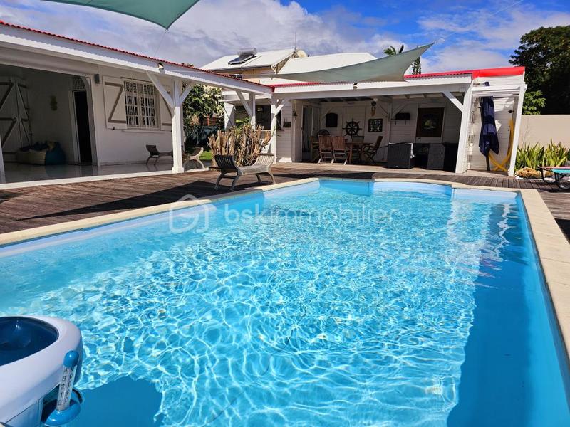 Propriété - 211 m² - 7 pièces