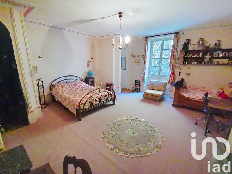 Maison - 300 m² - 9 pièces