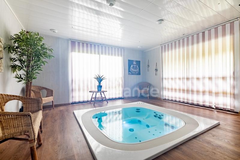 Propriété - 4 000 m² - 30 pièces