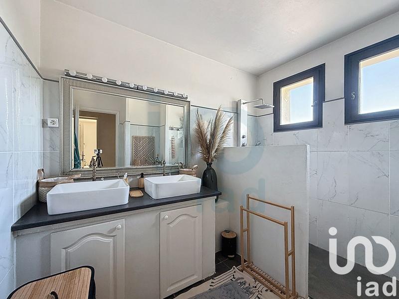 Maison - 250 m² - 10 pièces