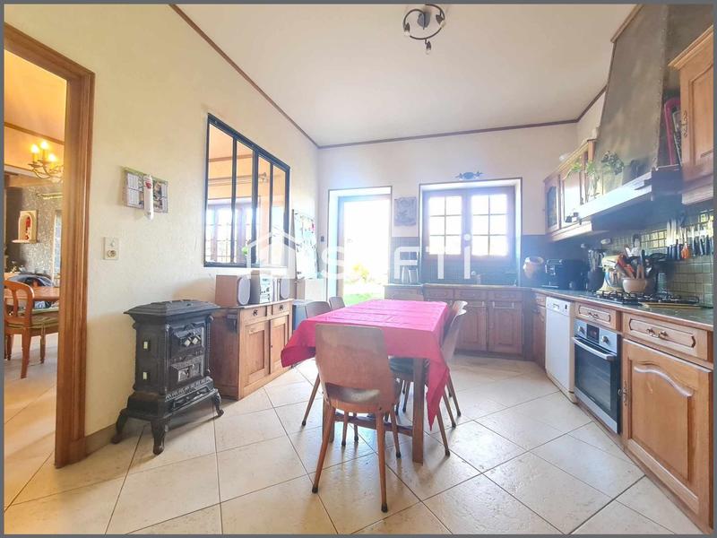 Maison - 213 m² - 6 pièces