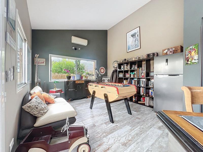 Maison - 210 m² - 6 pièces